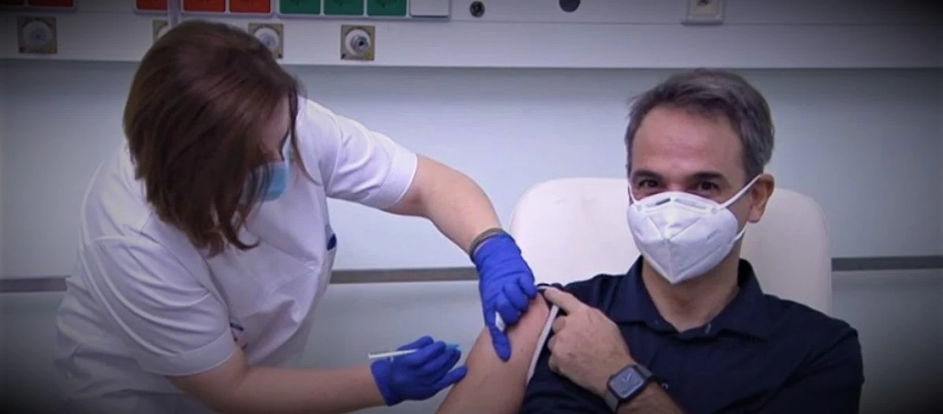 Τα ελάχιστα εμβόλια έφεραν κυβερνητική κρίση - Οι «μανδαρίνοι», οι εμβολιασμοί-σόου και ο ανασχηματισμός